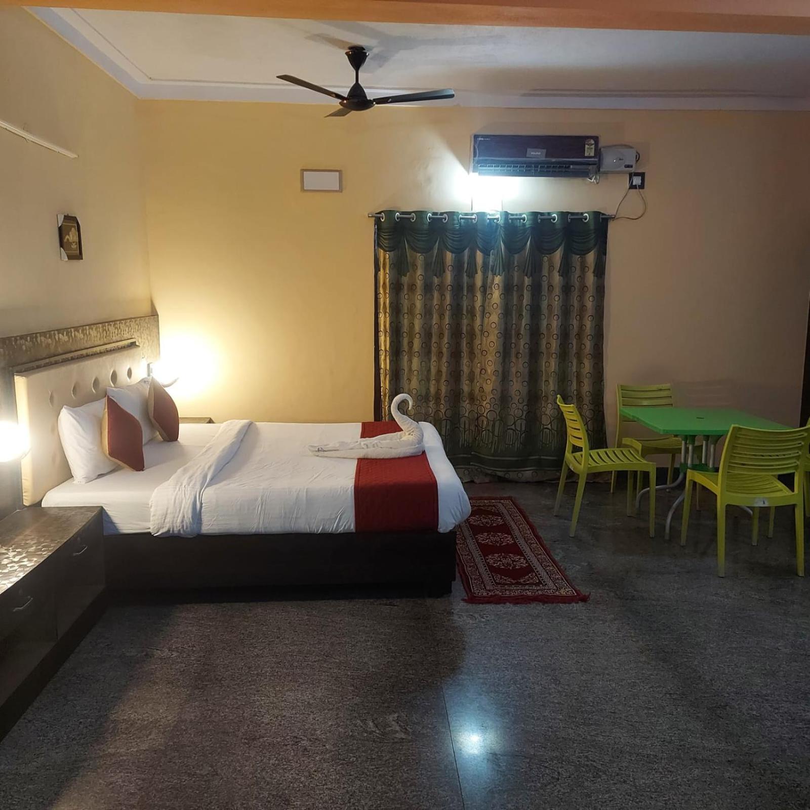 Dolphin Resort Yelagiri Bagian luar foto