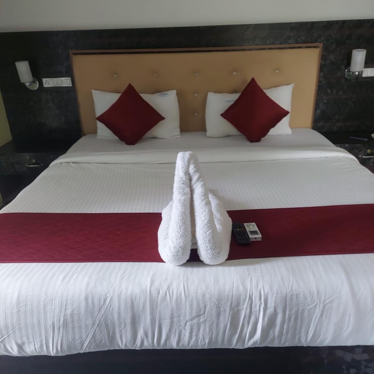 Dolphin Resort Yelagiri Bagian luar foto