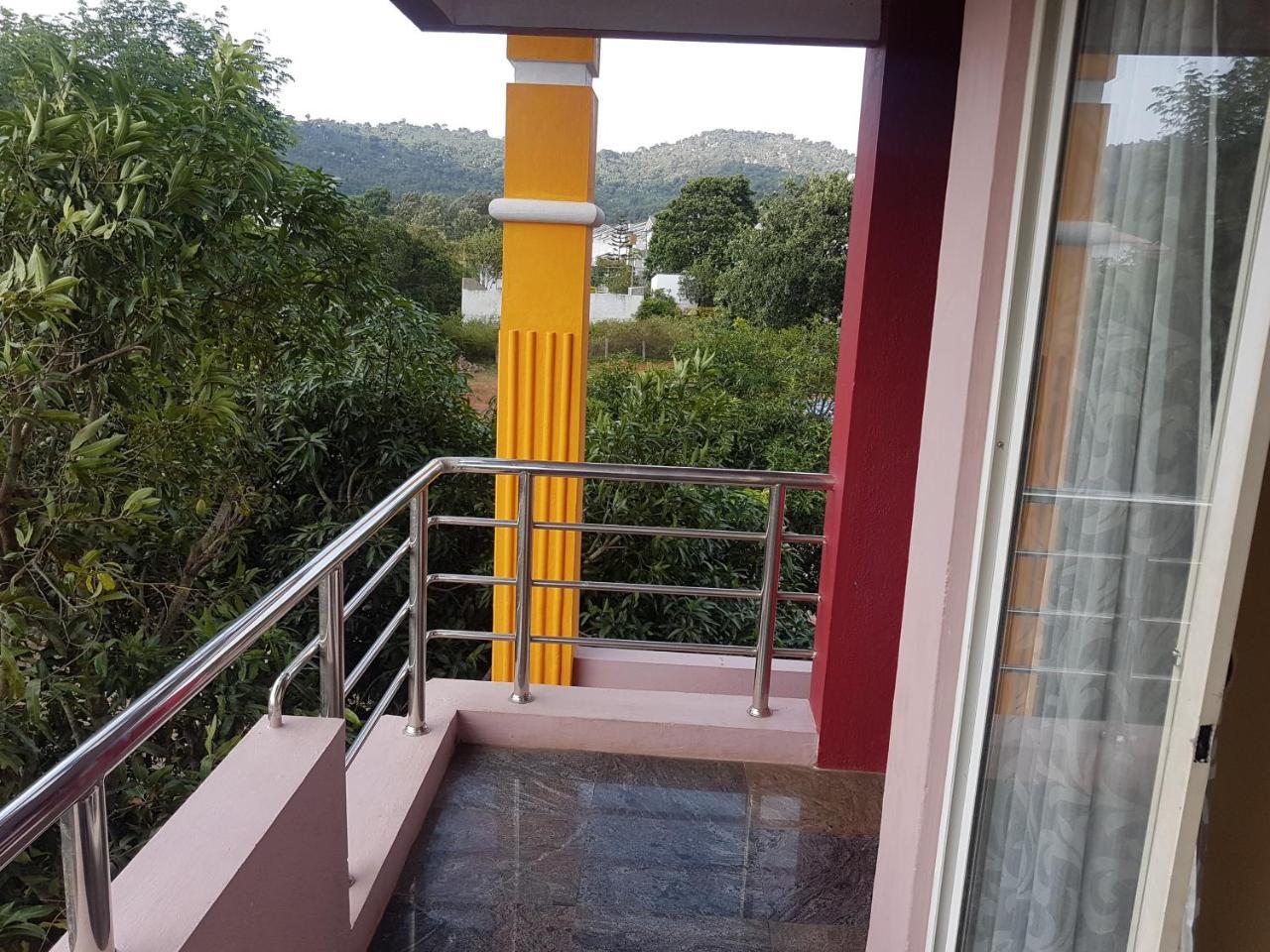 Dolphin Resort Yelagiri Bagian luar foto